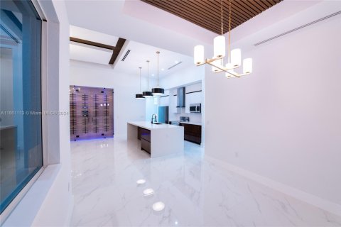 Casa en venta en Cape Coral, Florida, 4 dormitorios, 272.02 m2 № 2022781 - foto 10