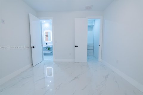 Casa en venta en Cape Coral, Florida, 4 dormitorios, 272.02 m2 № 2022781 - foto 26