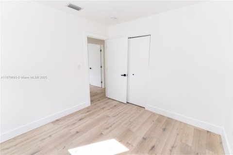 Купить виллу или дом в Майами, Флорида 3 спальни, 109.25м2, № 1979125 - фото 14