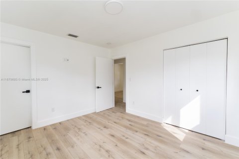 Купить виллу или дом в Майами, Флорида 3 спальни, 109.25м2, № 1979125 - фото 17