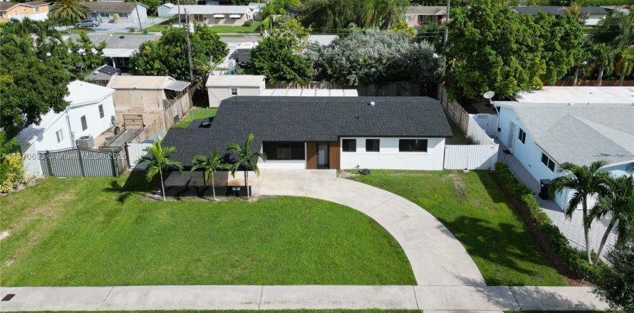 Дом в Майами, Флорида 3 спальни, 109.25м2 № 1979125