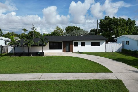 Купить виллу или дом в Майами, Флорида 3 спальни, 109.25м2, № 1979125 - фото 2