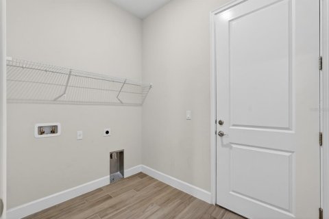 Townhouse in Ormond Beach, Florida 3 bedrooms, 198.53 sq.m. № 2101654 - photo 10