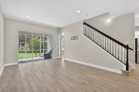 Townhouse in Ormond Beach, Florida 3 bedrooms, 198.53 sq.m. № 2101654 - photo 7