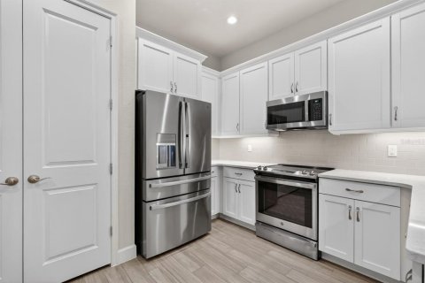 Townhouse in Ormond Beach, Florida 3 bedrooms, 198.53 sq.m. № 2101654 - photo 11