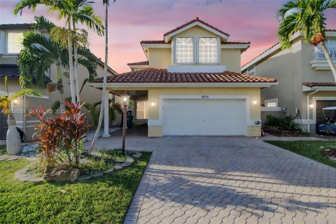 House in Miami, Florida 4 bedrooms, 225.01 sq.m. № 2079010