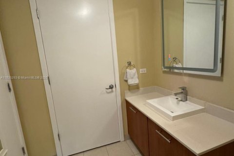 Купить кондоминиум в Майами, Флорида 60.85м2, № 2039621 - фото 13