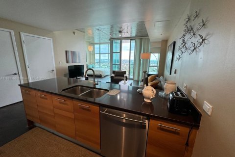 Купить кондоминиум в Майами, Флорида 60.85м2, № 2039621 - фото 4