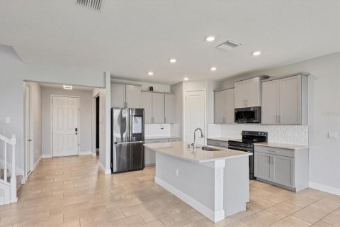 Villa ou maison à louer à Bradenton, Floride: 4 chambres, 256.04 m2 № 1880679 - photo 4