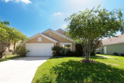 House in Lakeland, Florida 4 bedrooms, 191.47 sq.m. № 1909943 - photo 1