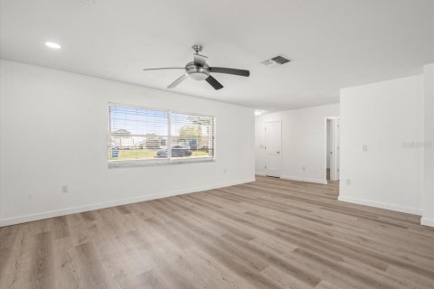 Casa en alquiler en Hernando Beach, Florida, 3 dormitorios, 156.82 m2 № 1822852 - foto 6