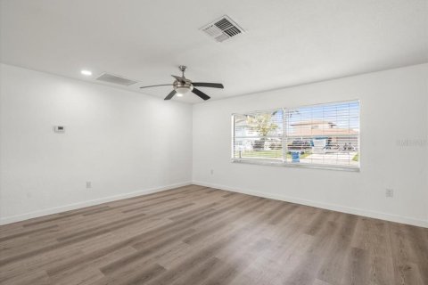 Casa en alquiler en Hernando Beach, Florida, 3 dormitorios, 156.82 m2 № 1822852 - foto 5