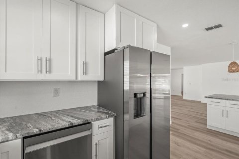Casa en alquiler en Hernando Beach, Florida, 3 dormitorios, 156.82 m2 № 1822852 - foto 16