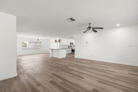 Casa en alquiler en Hernando Beach, Florida, 3 dormitorios, 156.82 m2 № 1822852 - foto 4