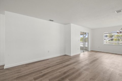 Casa en alquiler en Hernando Beach, Florida, 3 dormitorios, 156.82 m2 № 1822852 - foto 9