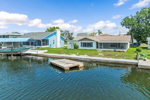 Casa en alquiler en Hernando Beach, Florida, 3 dormitorios, 156.82 m2 № 1822852 - foto 2