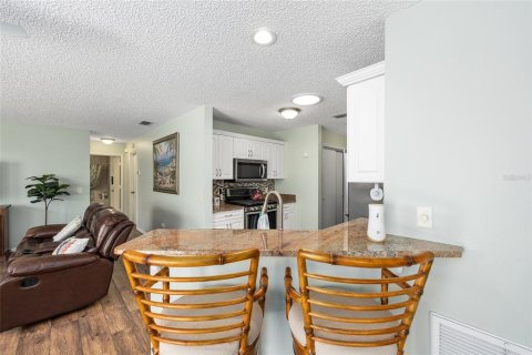 Casa en venta en The Villages, Florida, 2 dormitorios, 110.37 m2 № 1755231 - foto 15