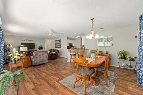 Casa en venta en The Villages, Florida, 2 dormitorios, 110.37 m2 № 1755231 - foto 9