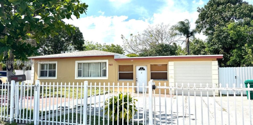 Casa en Miami, Florida 3 dormitorios, 106.84 m2 № 2152632