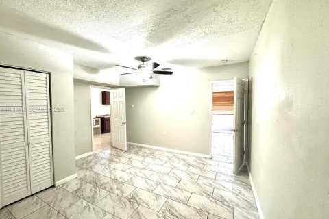 Casa en alquiler en Miami, Florida, 3 dormitorios, 106.84 m2 № 2152632 - foto 8