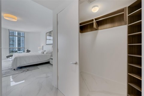 Condo in North Miami Beach, Florida, 2 bedrooms  № 1943054 - photo 14