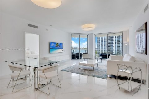 Condo in North Miami Beach, Florida, 2 bedrooms № 1943054
