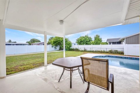 House in Port Charlotte, Florida 2 bedrooms, 139.17 sq.m. № 1823210 - photo 23