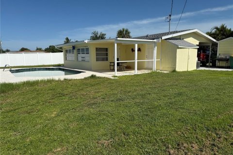 House in Port Charlotte, Florida 2 bedrooms, 139.17 sq.m. № 1823210 - photo 3