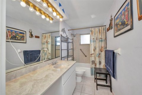 House in Port Charlotte, Florida 2 bedrooms, 139.17 sq.m. № 1823210 - photo 20