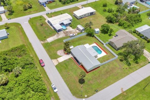 House in Port Charlotte, Florida 2 bedrooms, 139.17 sq.m. № 1823210 - photo 30