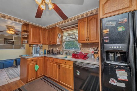 House in Port Charlotte, Florida 2 bedrooms, 139.17 sq.m. № 1823210 - photo 19