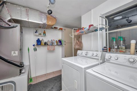 House in Port Charlotte, Florida 2 bedrooms, 139.17 sq.m. № 1823210 - photo 22
