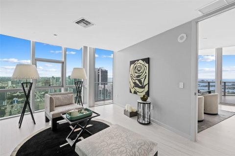 Condominio en venta en Miami, Florida, 5 dormitorios, 605.07 m2 № 1935254 - foto 27