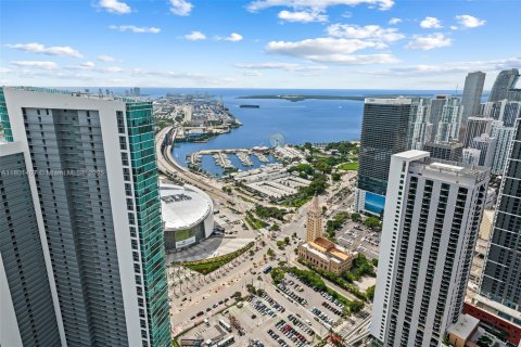 Condominio en venta en Miami, Florida, 5 dormitorios, 605.07 m2 № 1935254 - foto 4