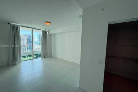 Condominio en venta en Miami, Florida, 1 dormitorio, 77.11 m2 № 2023386 - foto 15