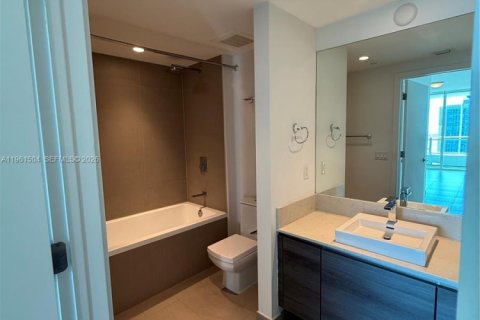 Condominio en venta en Miami, Florida, 1 dormitorio, 77.11 m2 № 2023386 - foto 13