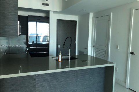 Condominio en venta en Miami, Florida, 1 dormitorio, 77.11 m2 № 2023386 - foto 11