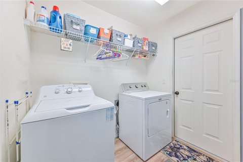 Casa en venta en Lehigh Acres, Florida, 3 dormitorios, 137.12 m2 № 1540679 - foto 4