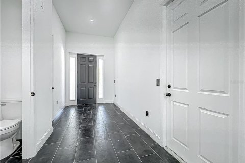 House in Sanford, Florida 4 bedrooms, 190.64 sq.m. № 1630966 - photo 9