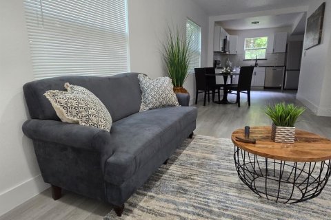 House in Orlando, Florida 2 bedrooms, 80.27 sq.m. № 2091891 - photo 17