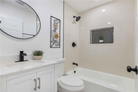 House in Orlando, Florida 2 bedrooms, 80.27 sq.m. № 2091891 - photo 10