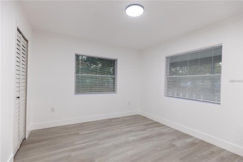 House in Orlando, Florida 2 bedrooms, 80.27 sq.m. № 2091891 - photo 12