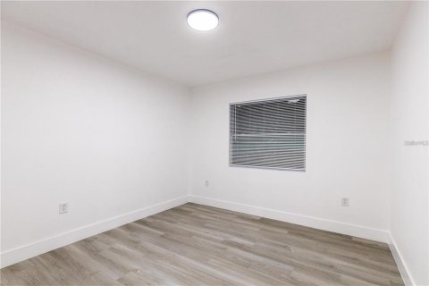 House in Orlando, Florida 2 bedrooms, 80.27 sq.m. № 2091891 - photo 7