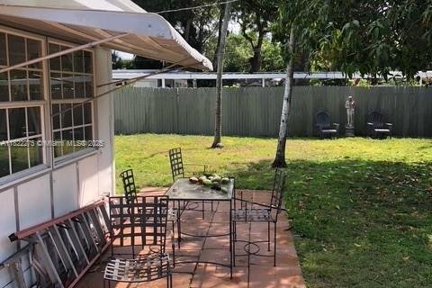House in Fort Lauderdale, Florida 3 bedrooms, 114.46 sq.m. № 1783722 - photo 8