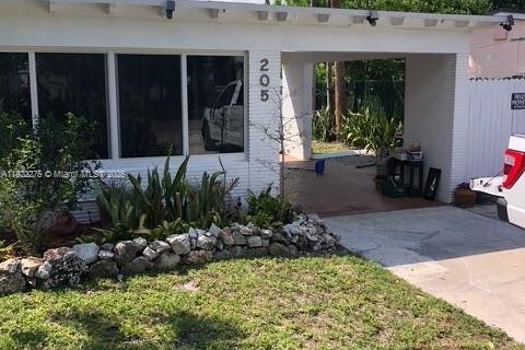 House in Fort Lauderdale, Florida 3 bedrooms, 114.46 sq.m. № 1783722 - photo 2