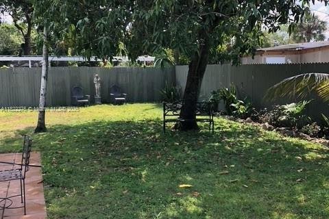 House in Fort Lauderdale, Florida 3 bedrooms, 114.46 sq.m. № 1783722 - photo 7