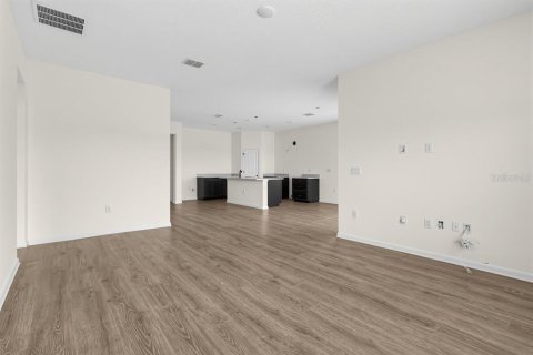 Villa ou maison à vendre à Haines City, Floride: 4 chambres, 182 m2 № 2405785 - photo 13