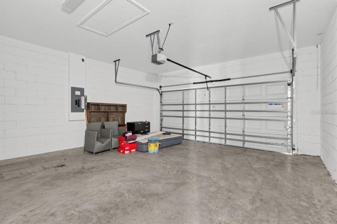 Villa ou maison à vendre à Haines City, Floride: 4 chambres, 182 m2 № 2405785 - photo 4