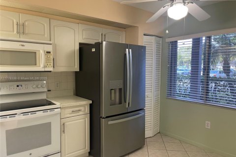 Copropriété à vendre à Pembroke Pines, Floride: 2 chambres, 112.13 m2 № 1978428 - photo 6