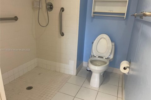 Copropriété à vendre à Pembroke Pines, Floride: 2 chambres, 112.13 m2 № 1978428 - photo 19